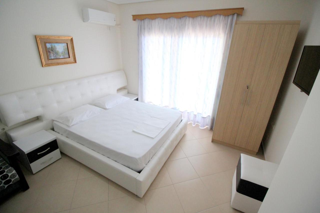 Klajdi Apartaments Sarande Exterior photo